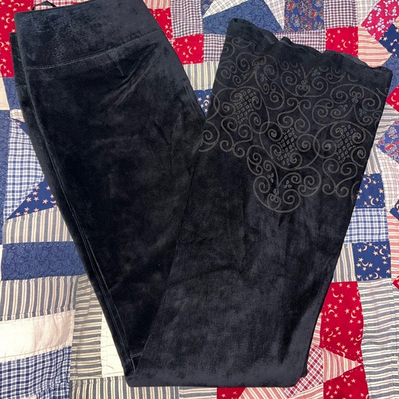 Bebè Black Leather Suede with Embroidered Detail on flared/scalloped  bottoms - Picture 12 of 12